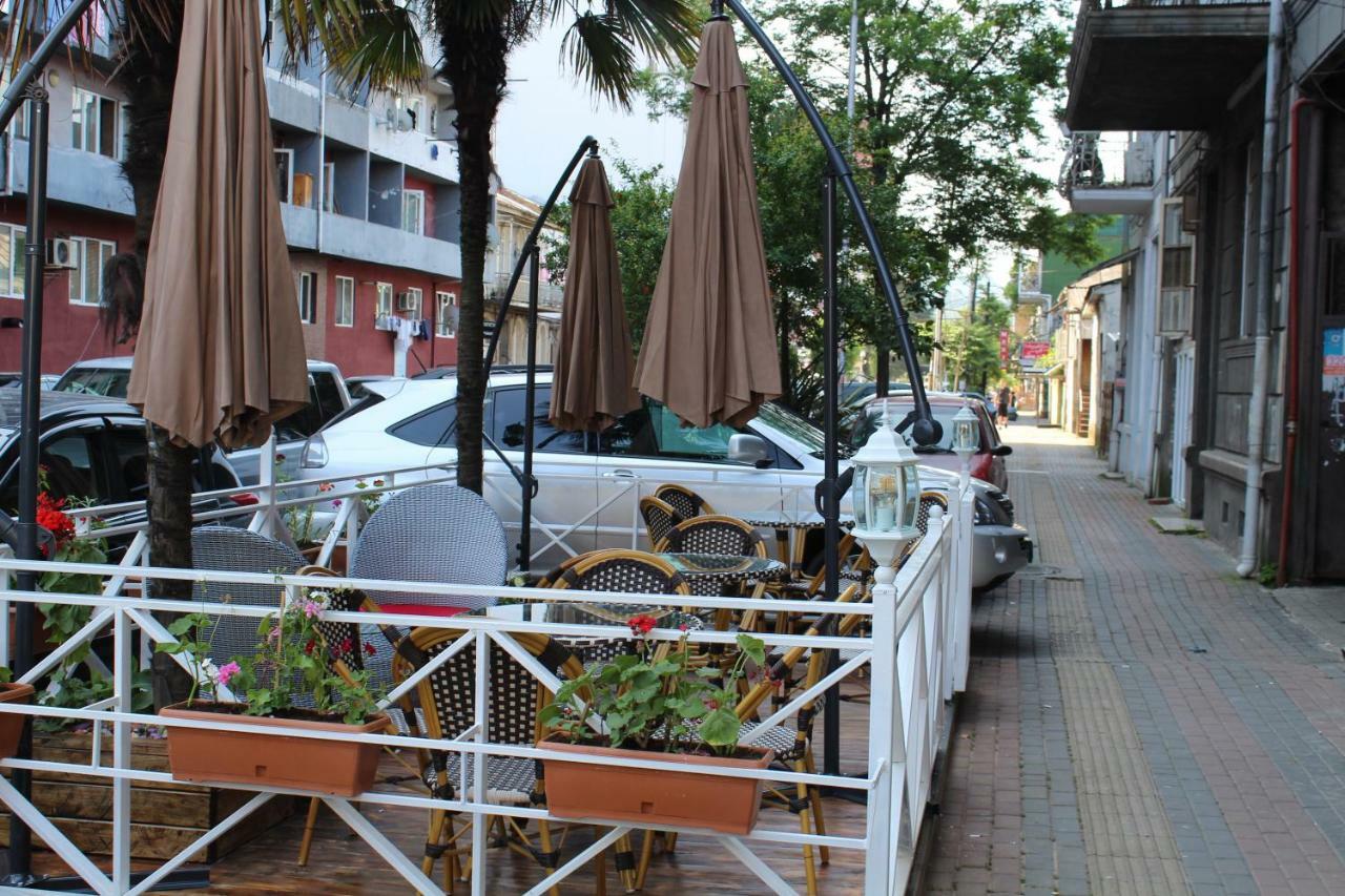 Palm Hotel Batumi Exterior photo